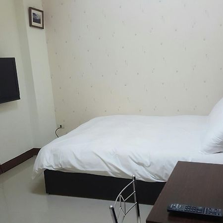 Dong Wang Homestay Taitung Bagian luar foto